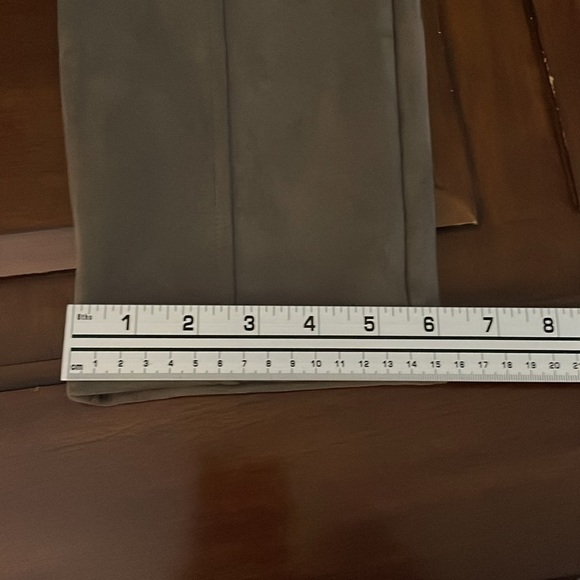 Womens size XL Andrew Marc Taupe Faux Suede Pull On Stretch Pants - Picture 5 of 8